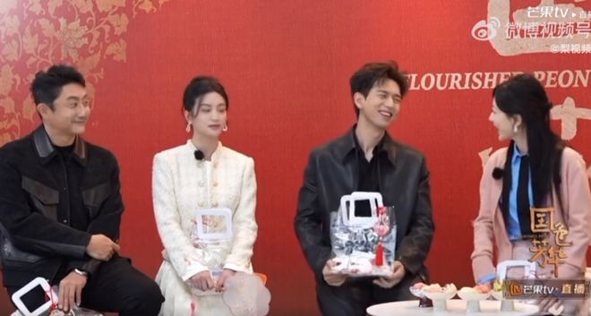 华》团宠因为他给杨紫拍照拍最多米乐m6李现说杨紫是《国色芳